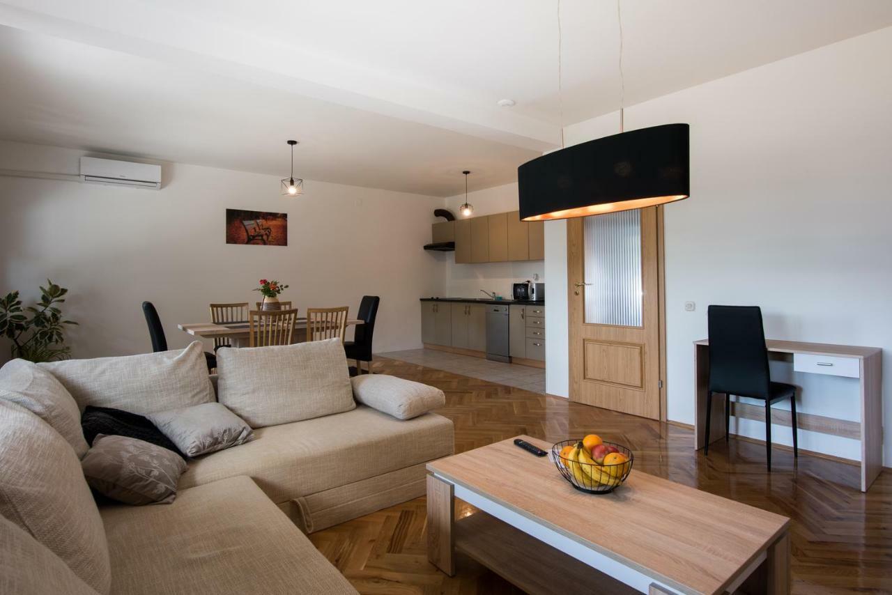 Seasons Apartmani Osijek Exterior foto