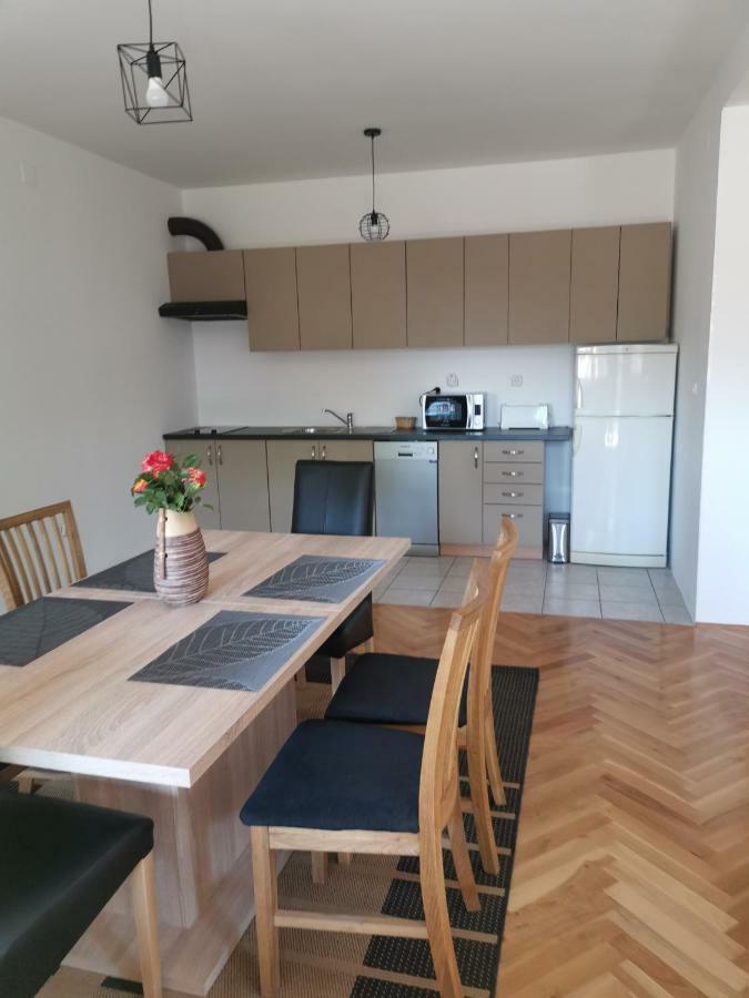 Seasons Apartmani Osijek Exterior foto