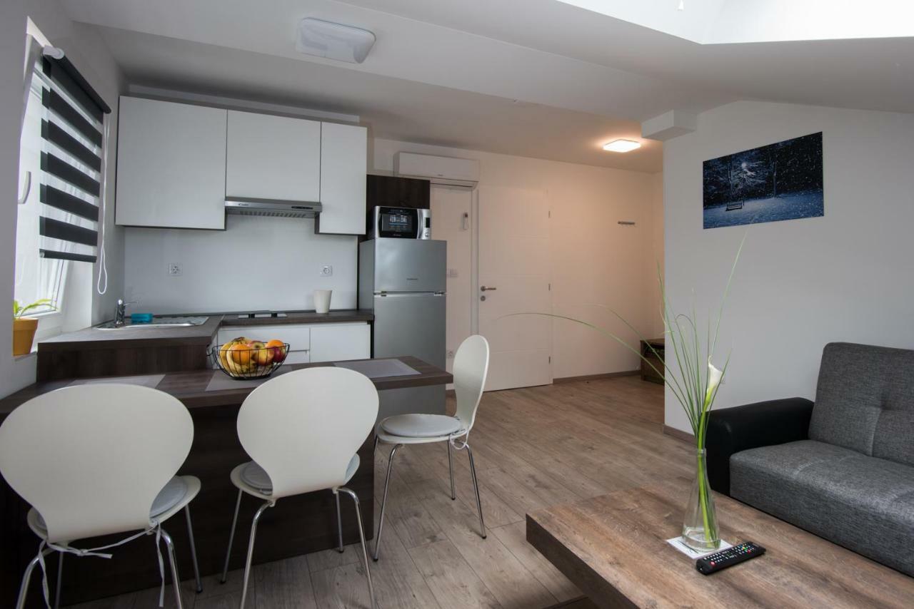 Seasons Apartmani Osijek Exterior foto